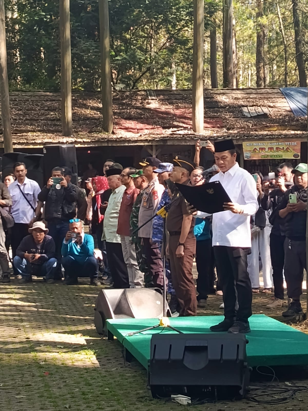 pelantikan-dan-pengambilan-sumpah-jabatan-bagi-pns-struktural-dan-fungsional-di-lingkungan-pemerintah-kabupaten-bandung-tahun-2025