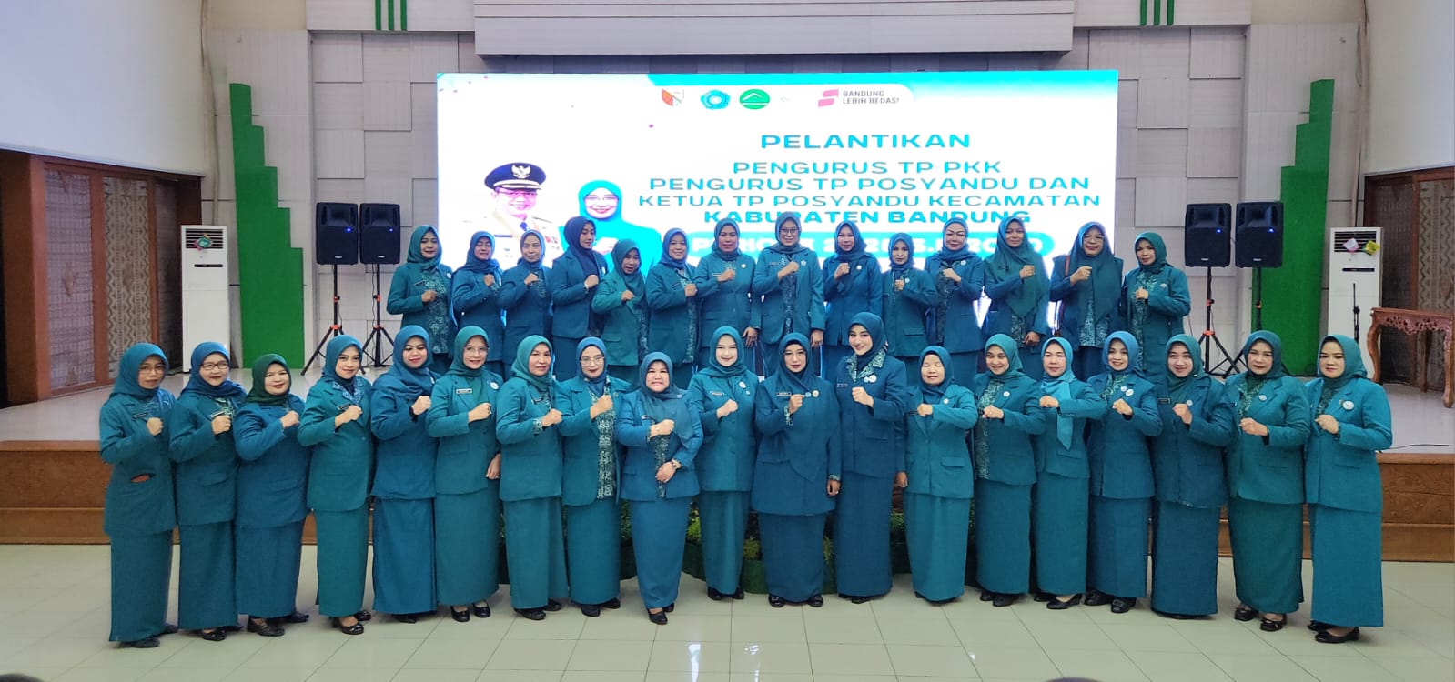 pelantikan-pengurus-tp-pkk-kabupaten-bandung-dan-tp-posyandu-kabupaten-bandung-serta-ketua-tp-posyandu-kecamatan-se-kabupaten-bandung-periode-2025-2030
