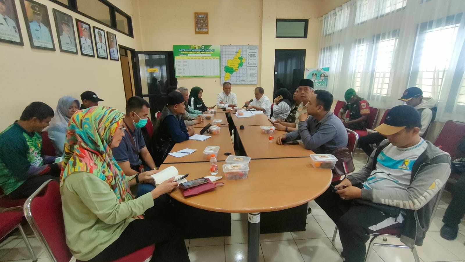 rapat-koordinasi-forkopimcam-dalam-rangka-menyambut-bulan-suci-ramadhan-serta-persiapan-kegiatan-safari-ramadhan-1445-h-2024-m-tingkat-kecamatan-kutawaringin