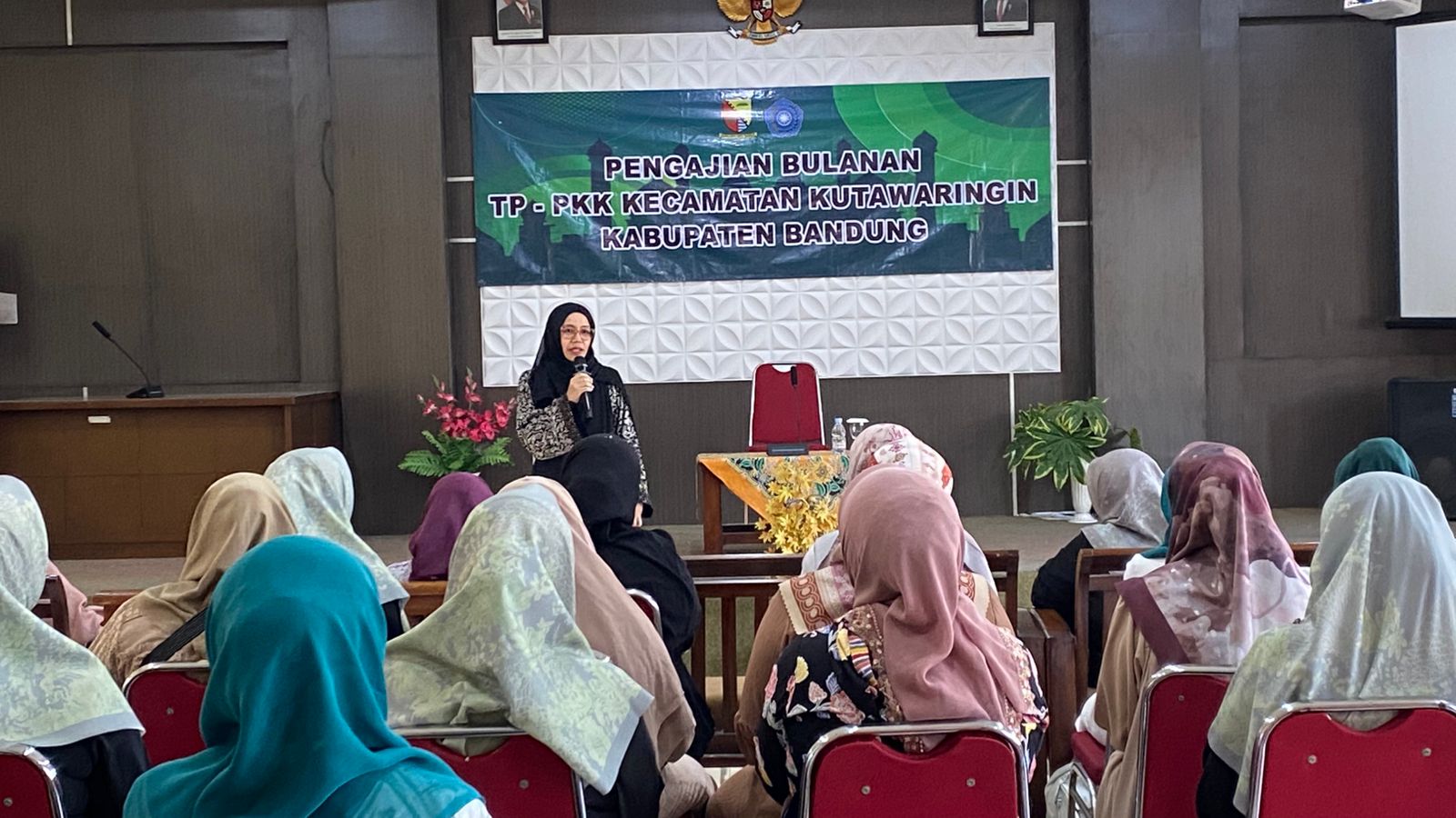 pengajian-bulanan-tp-pkk-kecamatan-kutawaringin-bulan-juni-tahun-2025