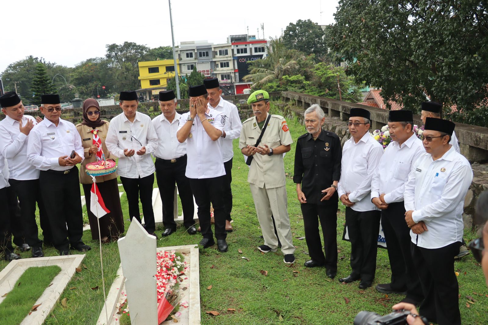 ziarah-ke-para-makam-bupati-bandung-dalam-rangka-peringatan-hari-jadi-kabupaten-bandung-ke-3841