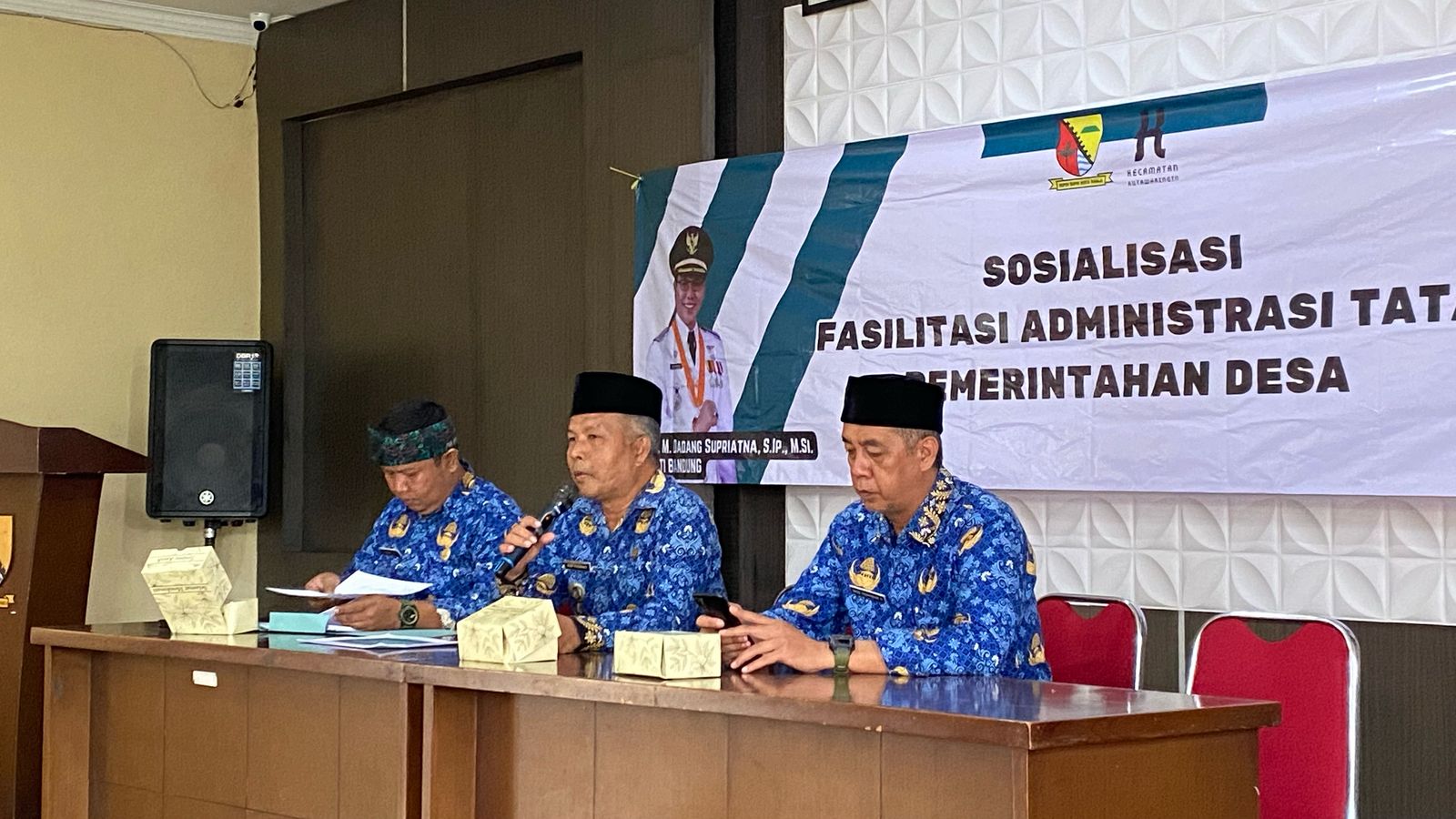 sosialisasi-fasilitasi-administrasi-tata-pemerintahan-desa-tingkat-kecamatan-kutawaringin-tahun-2025