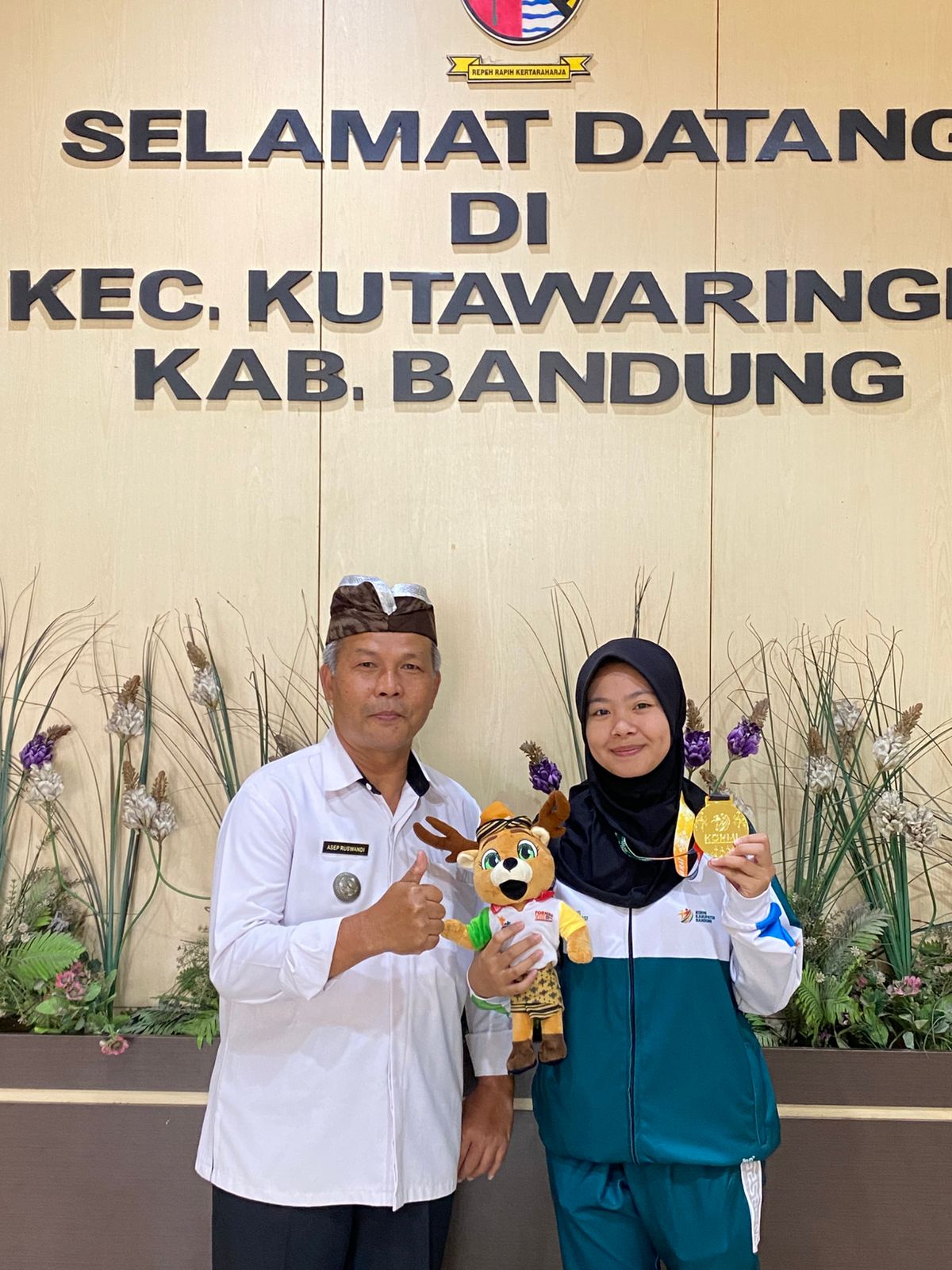 penerimaan-tamu-dari-salah-satu-pegiat-tim-street-soccer-kontingen-jawa-barat-kategori-umum-putri-fornas-viii-ntb