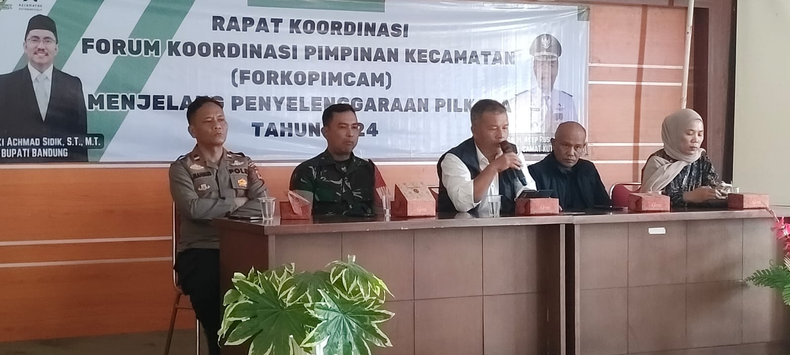 rapat-koordinasi-forum-koordinasi-pimpinan-kecamatan-forkopimcam-menjelang-penyelenggaraan-pilkada-tahun-2024
