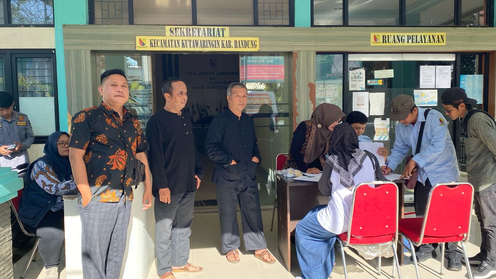 penyaluran-sembako-operasi-pasar-murah-opm-ke-desa-se-kecamatan-kutawaringin