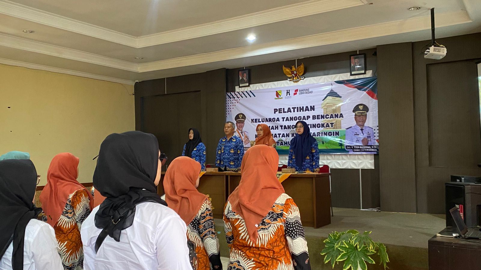 pelatihan-keluarga-tanggap-bencana-rumah-tangga-tingkat-kecamatan-kutawaringin-tahun-2025
