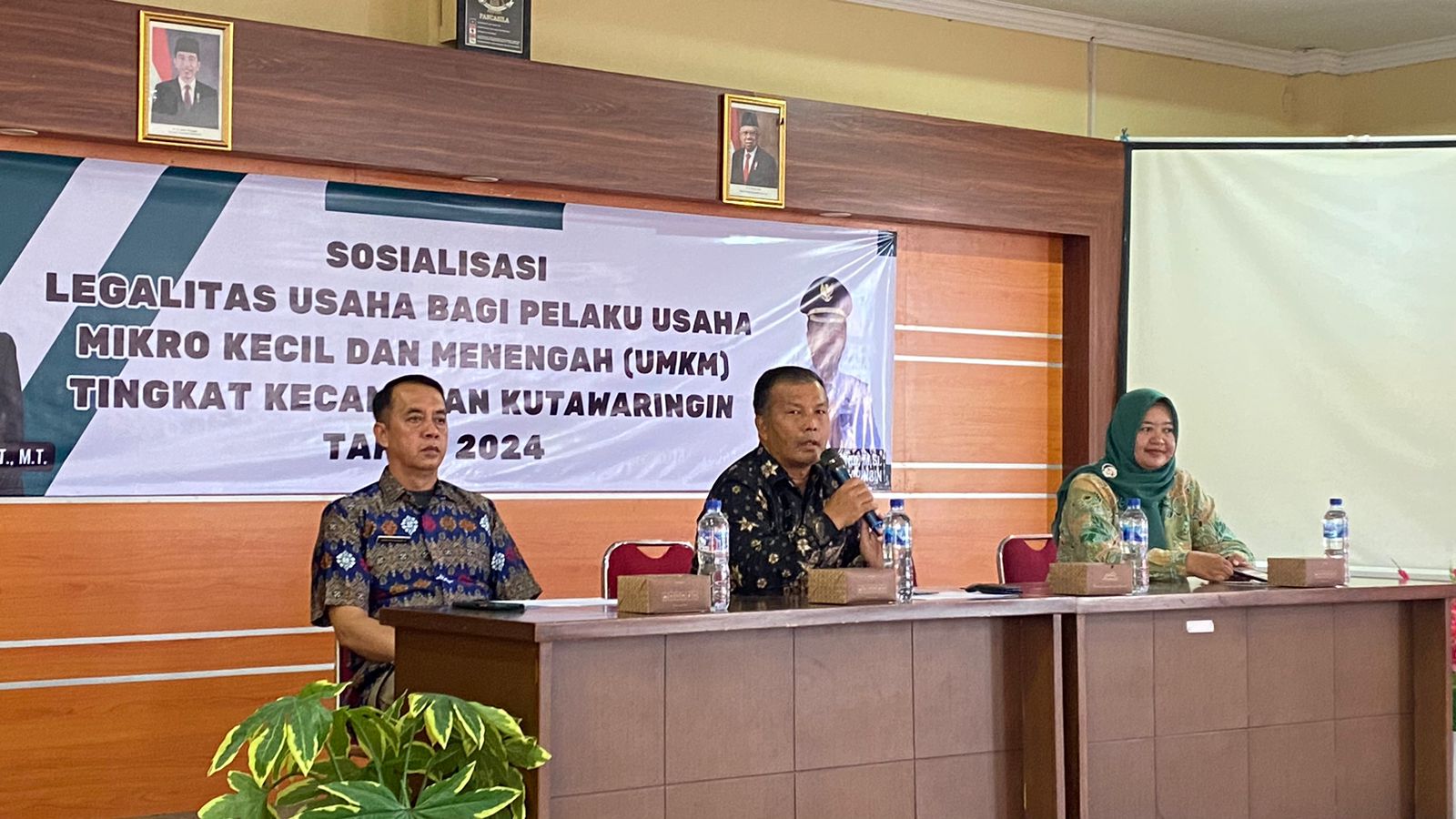 sosialisasi-legalitas-usaha-bagi-pelaku-usaha-mikro-kecil-dan-menengah-umkm-tingkat-kecamatan-kutawaringin-tahun-2024
