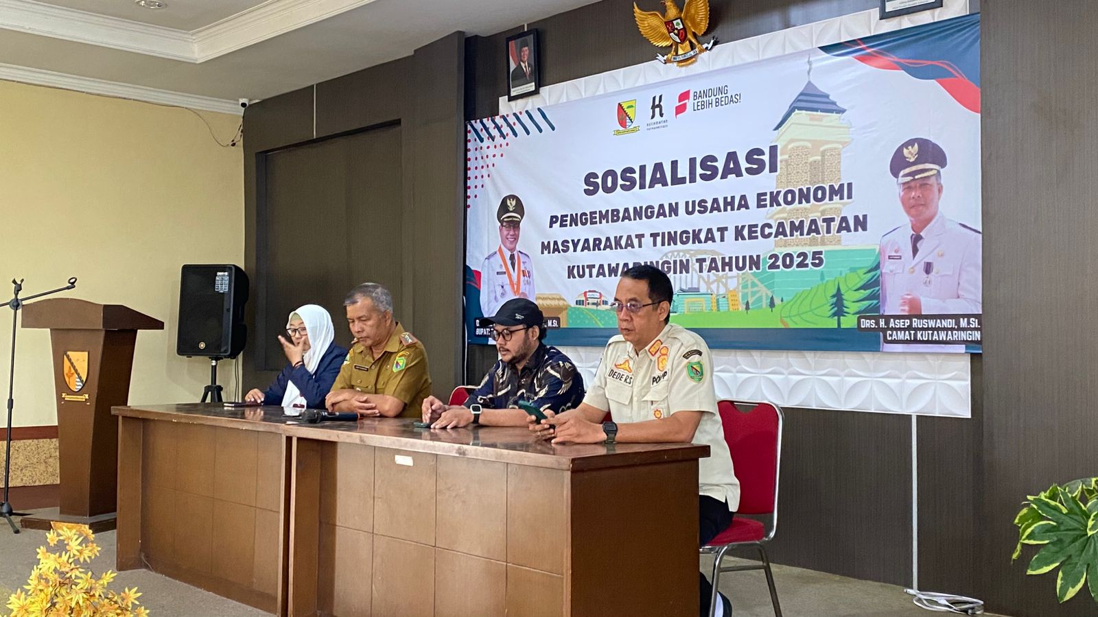sosialisasi-pengembangan-usaha-ekonomi-masyarakat-tingkat-kecamatan-kutawaringin-tahun-2025