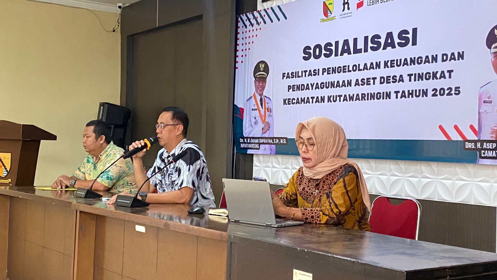 sosialisasi-fasilitasi-pengelolaan-keuangan-dan-pendayagunaan-aset-desa-tingkat-kecamatan-kutawaringin-tahun-2025